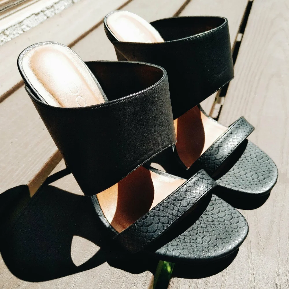 Black heels - Picture 4 of 4